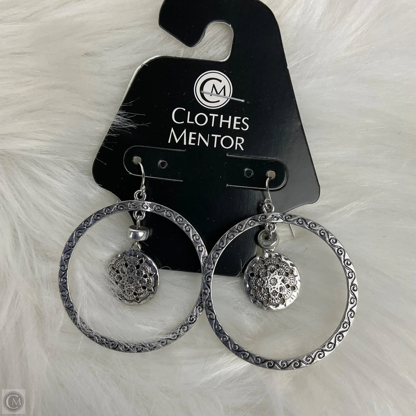 Earrings Dangle/drop By Clothes Mentor