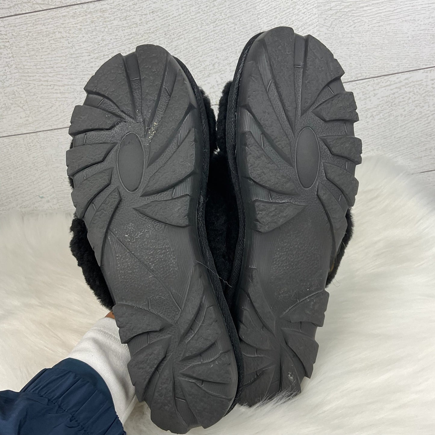 Slippers Designer By Ugg