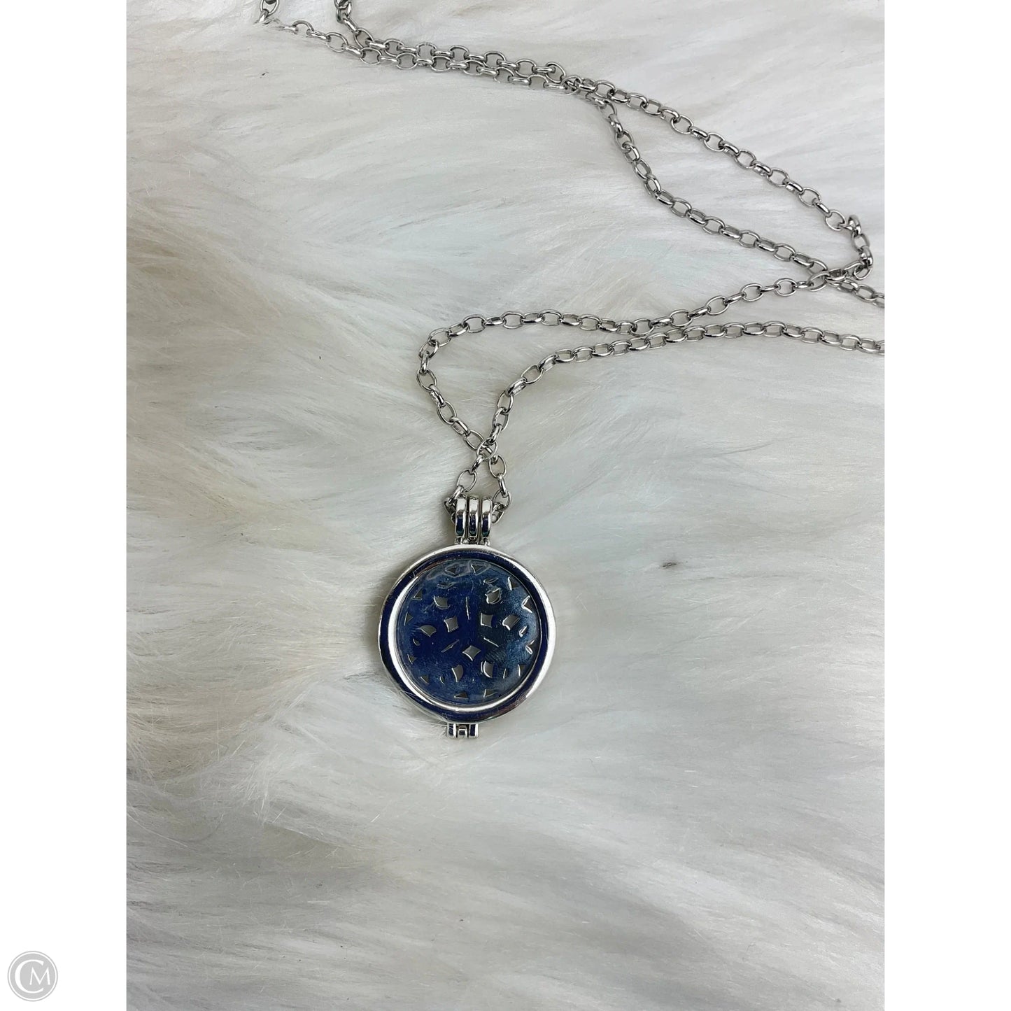 Necklace Pendant By Clothes Mentor