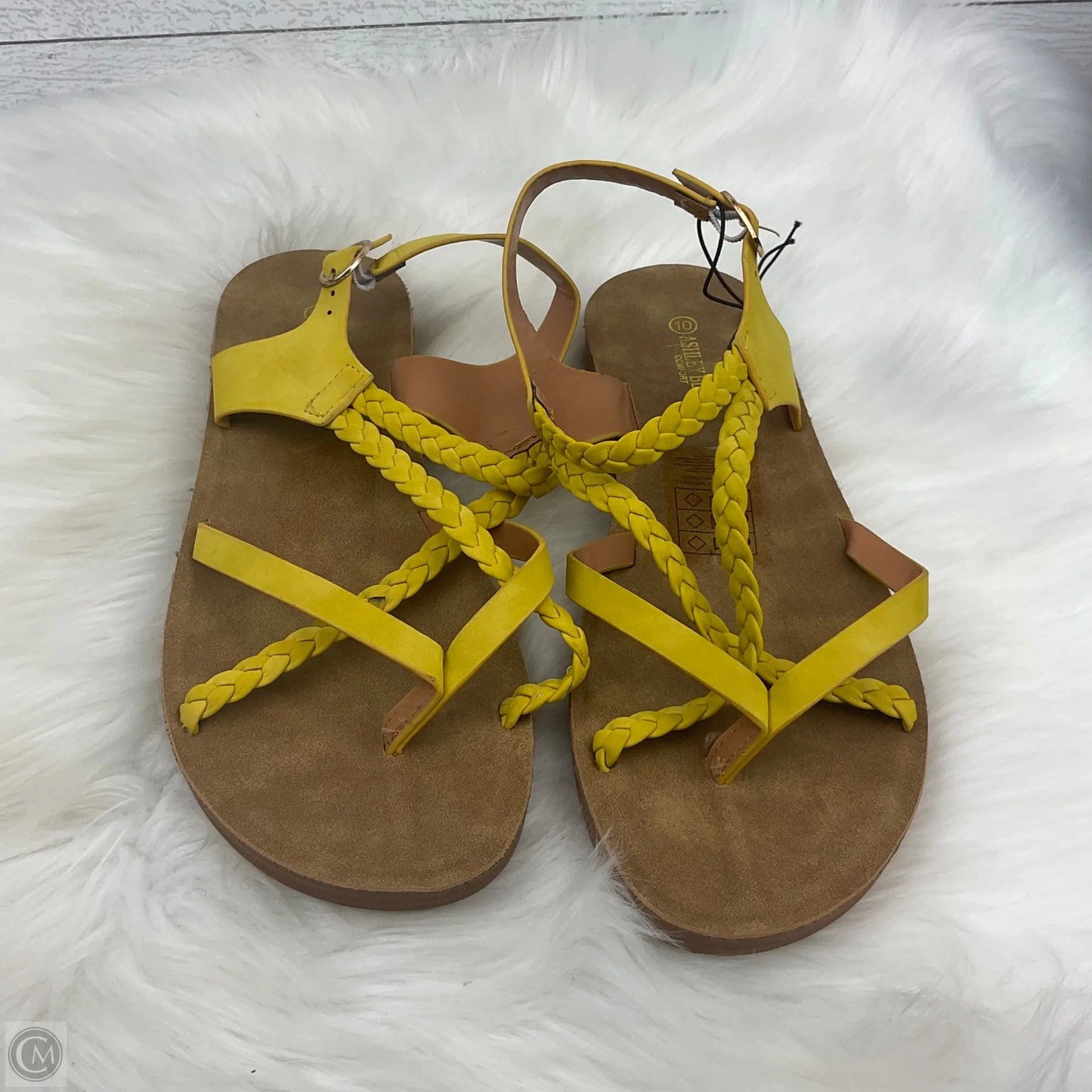 Sandals Flats By Clothes Mentor In Yellow, Size: 10
