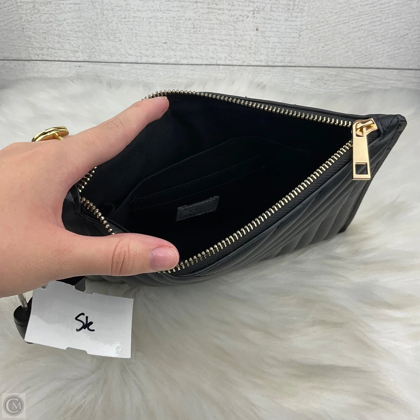 Wristlet By Clothes Mentor, Size: Medium