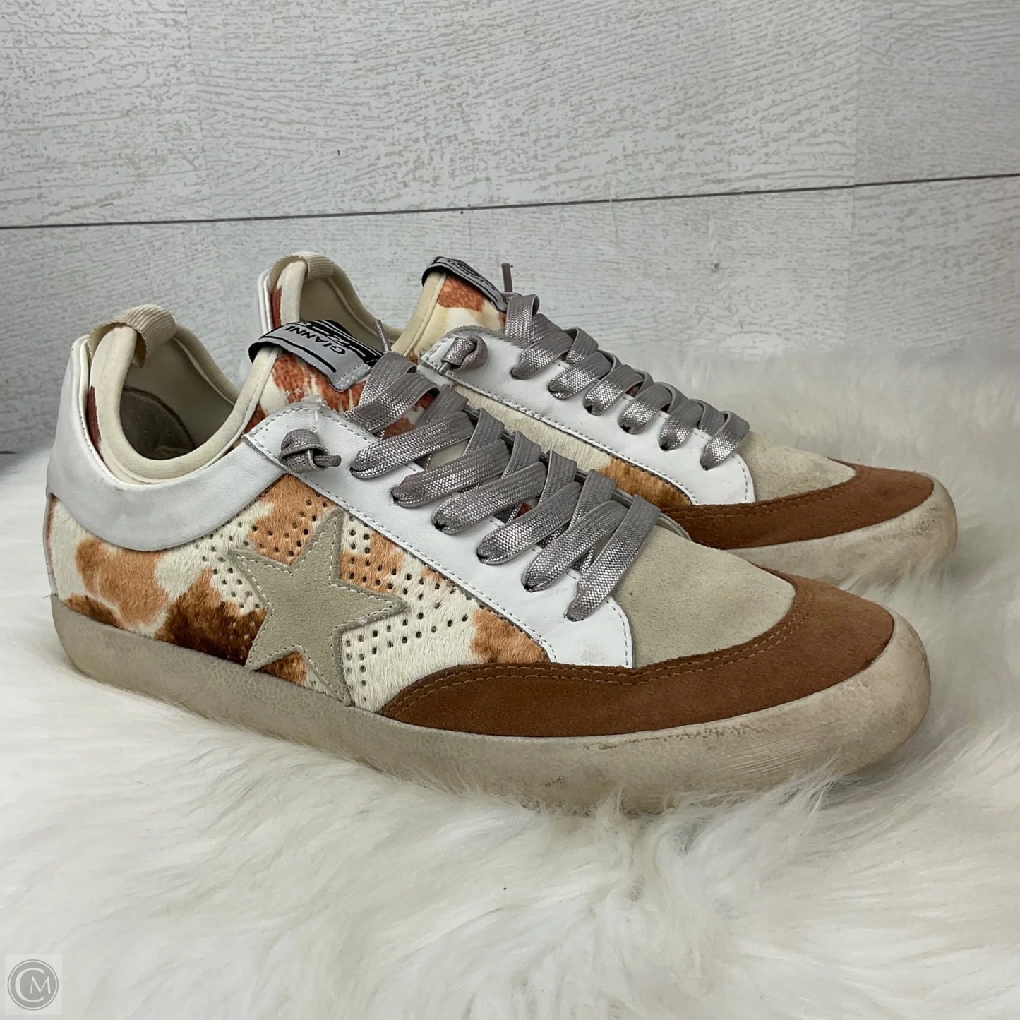 Shoes Sneakers By Gianni Bini In Animal Print, Size: 9