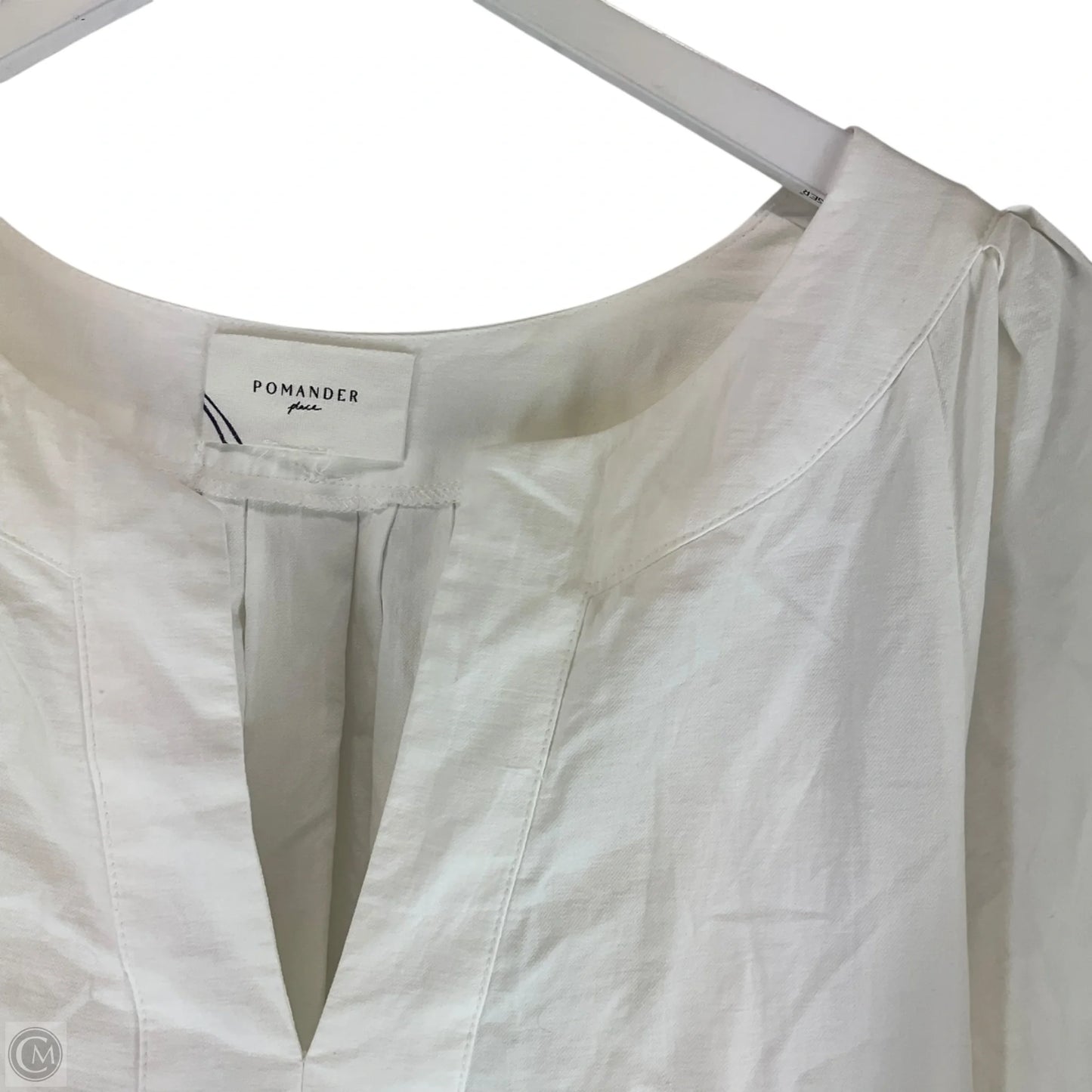 Dress Casual Short By Clothes Mentor In White, Size: L