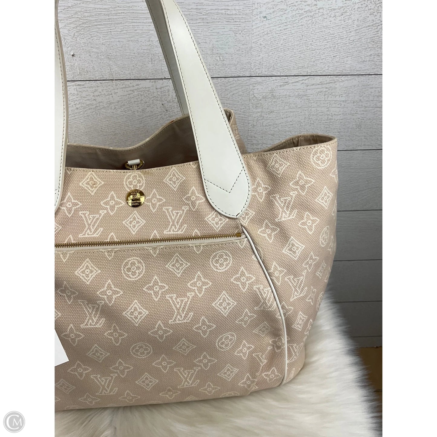 Handbag Luxury Designer By Louis Vuitton, Size: Large