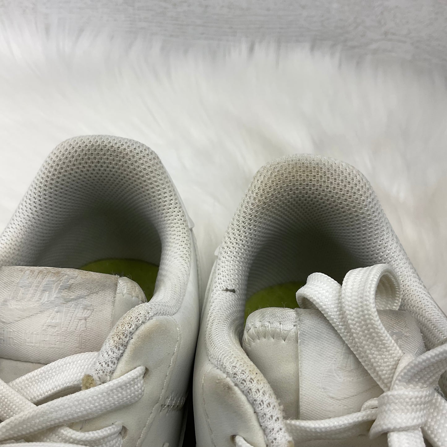 Shoes Sneakers By Nike In White, Size: 6.5