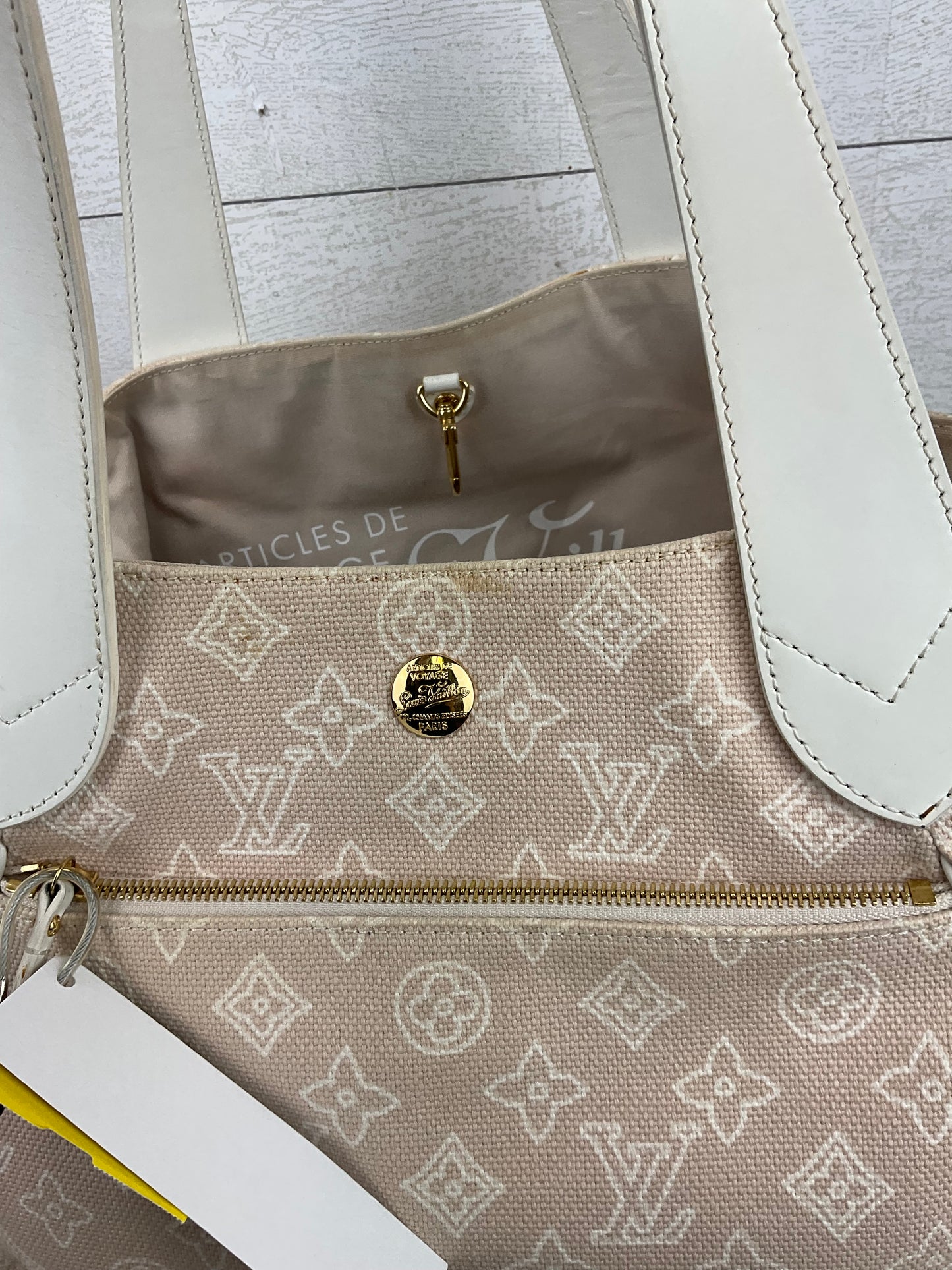 Handbag Luxury Designer By Louis Vuitton, Size: Large