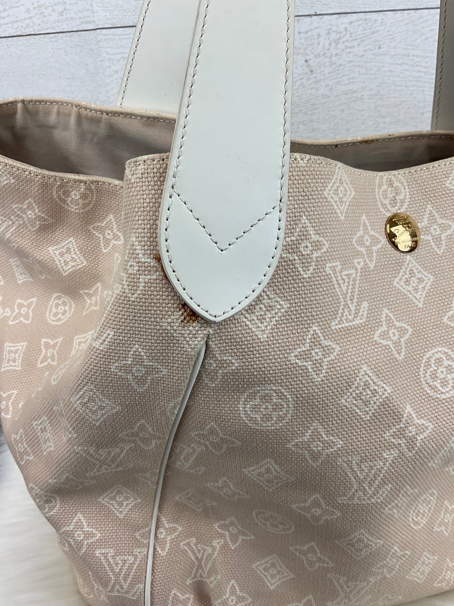 Handbag Luxury Designer By Louis Vuitton, Size: Large