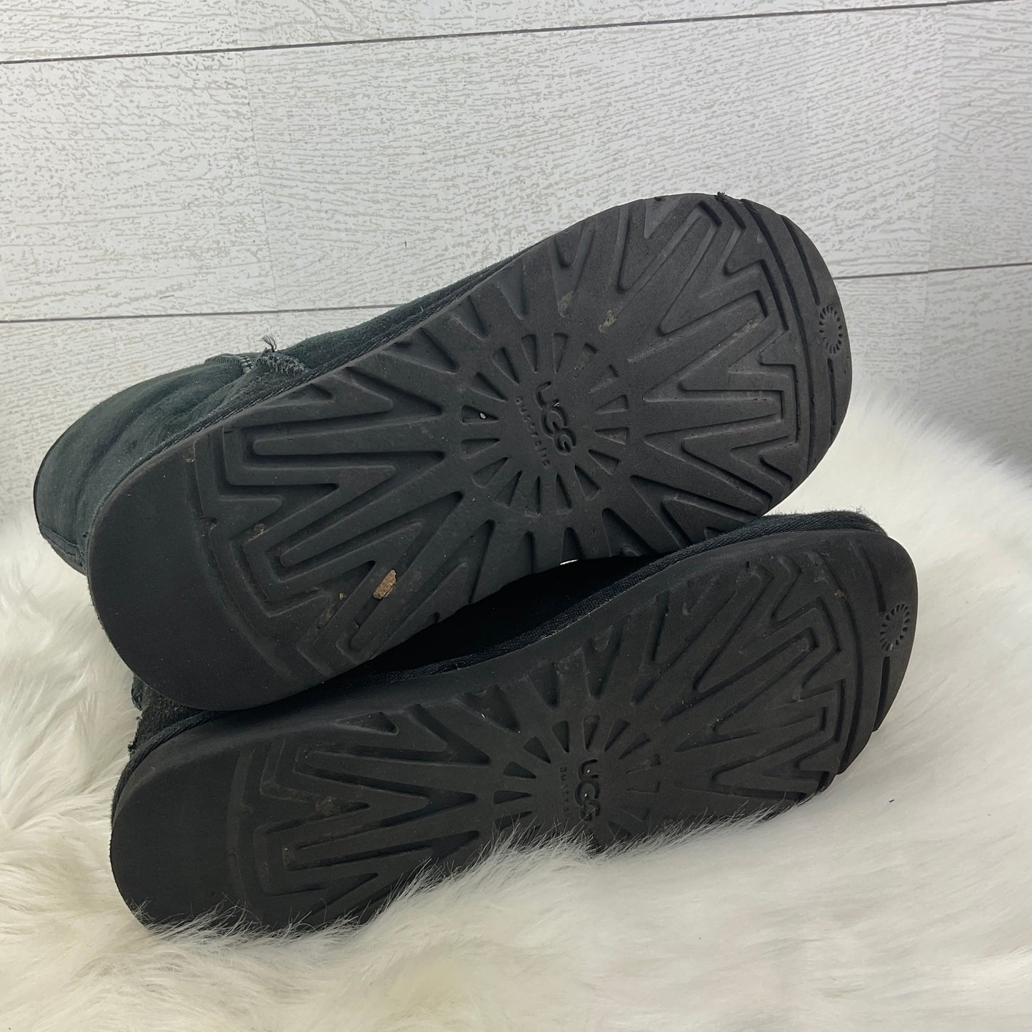 Boots Designer By Ugg Size: 7