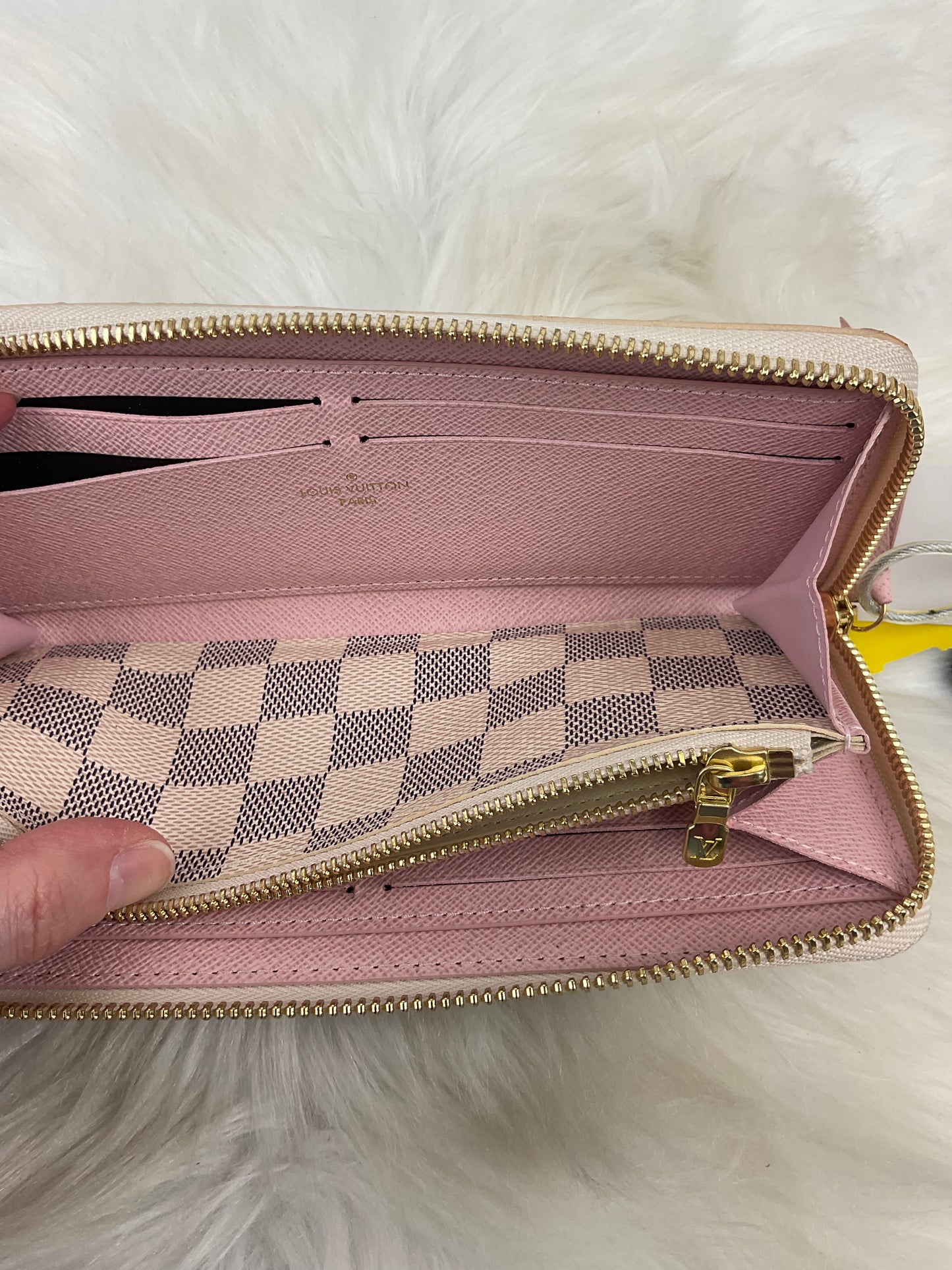 Wallet Luxury Designer By Louis Vuitton, Size: Medium