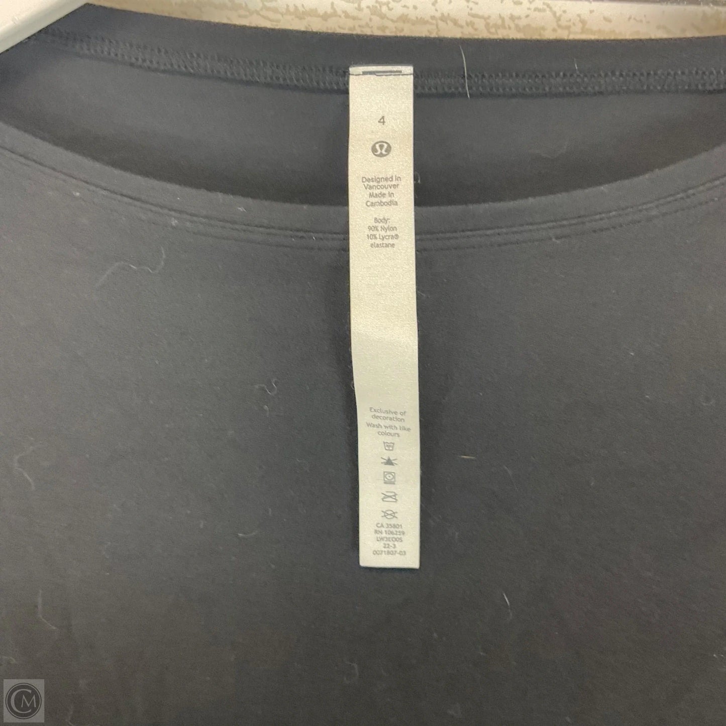 Athletic Top Long Sleeve Crewneck By Lululemon In Black, Size: 4