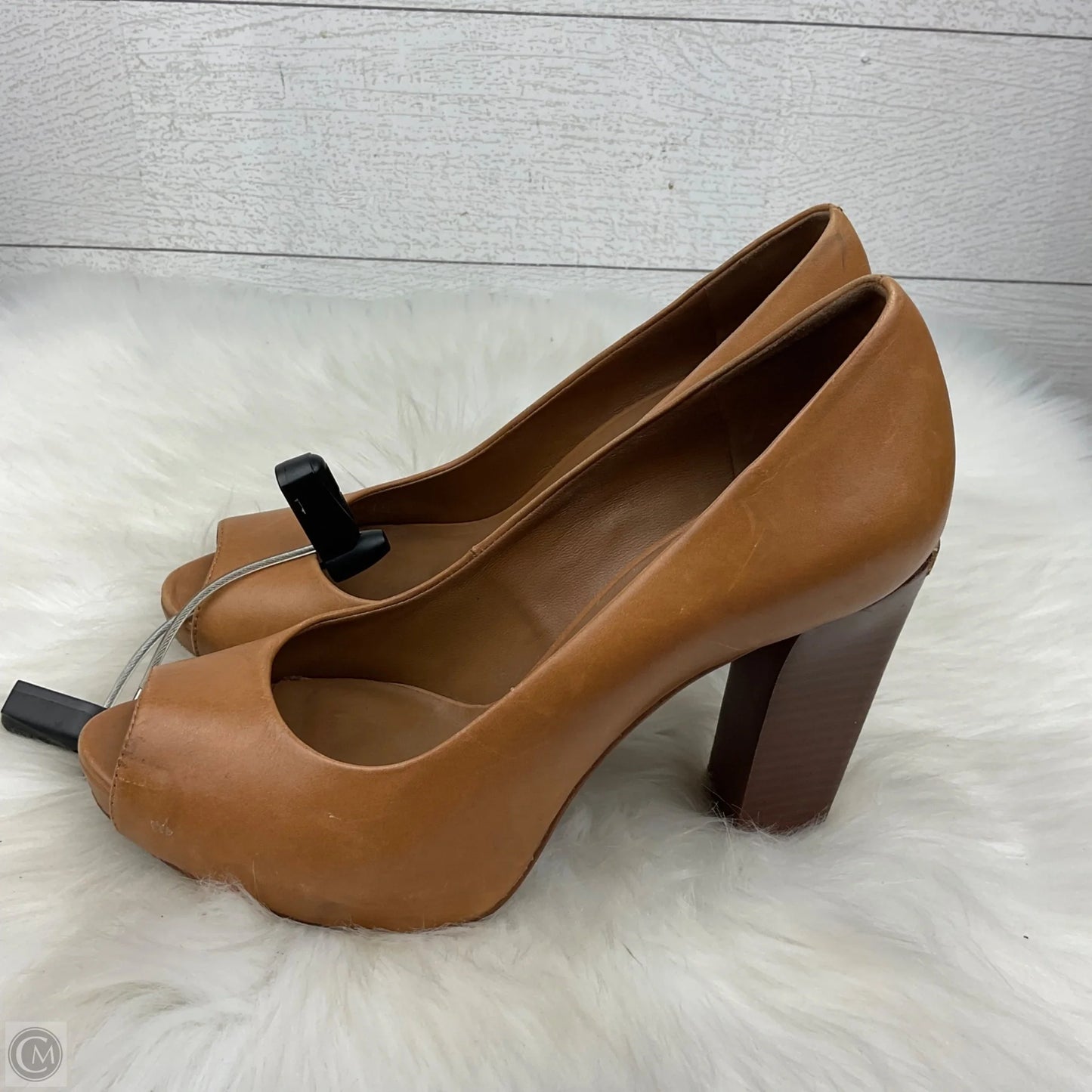 Shoes Designer By Tory Burch In Tan, Size: 7.5