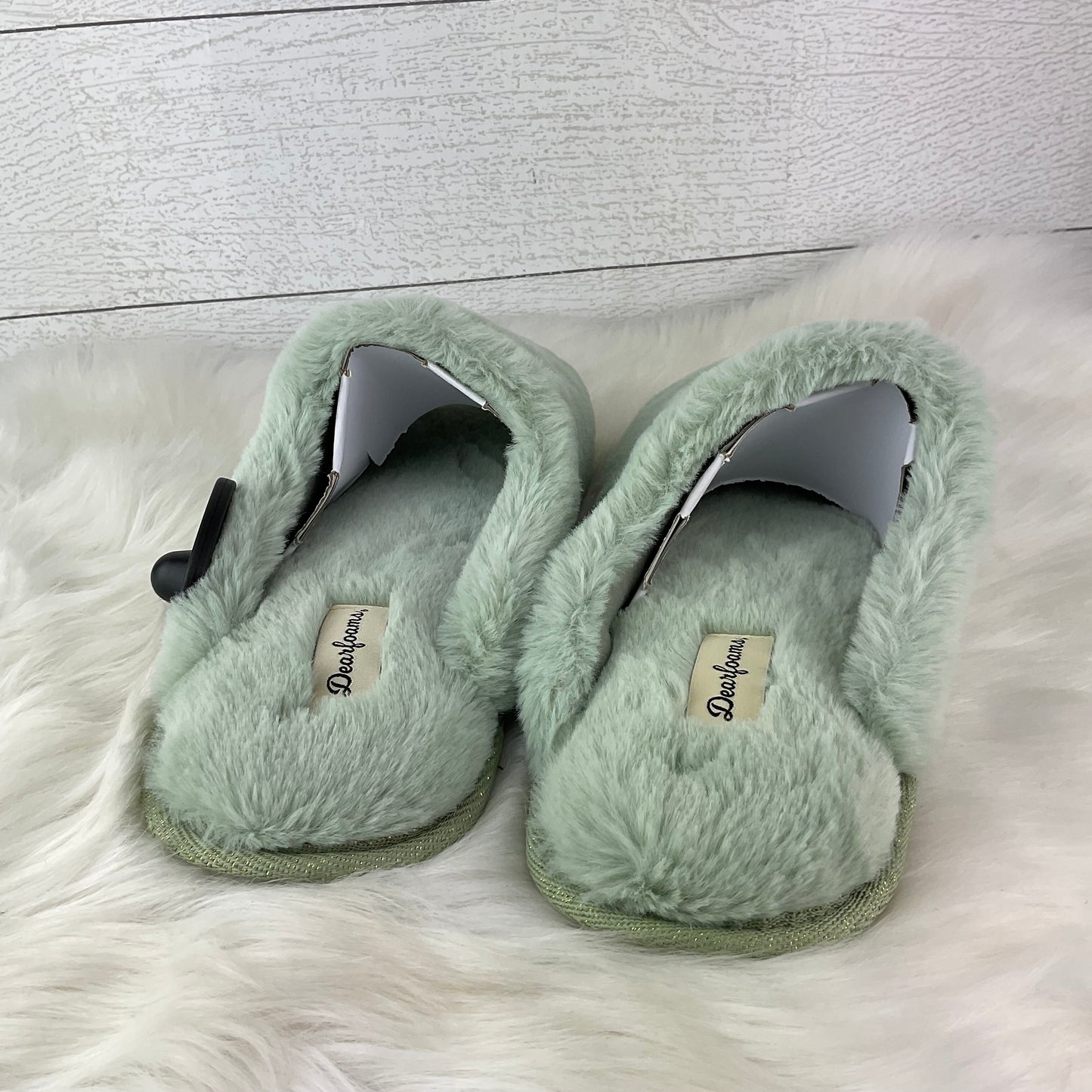 Green Slippers Clothes Mentor, Size 11.5