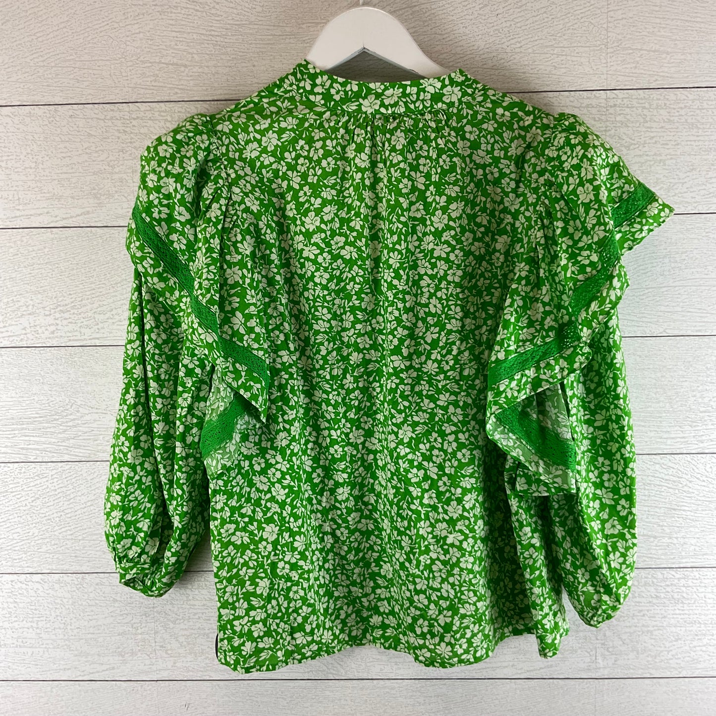 Top Long Sleeve By Who What Wear In Green, Size: M