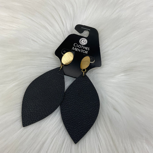 Earrings Dangle/drop By Clothes Mentor