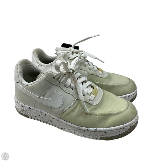 Shoes Sneakers By Nike In White, Size: 6.5