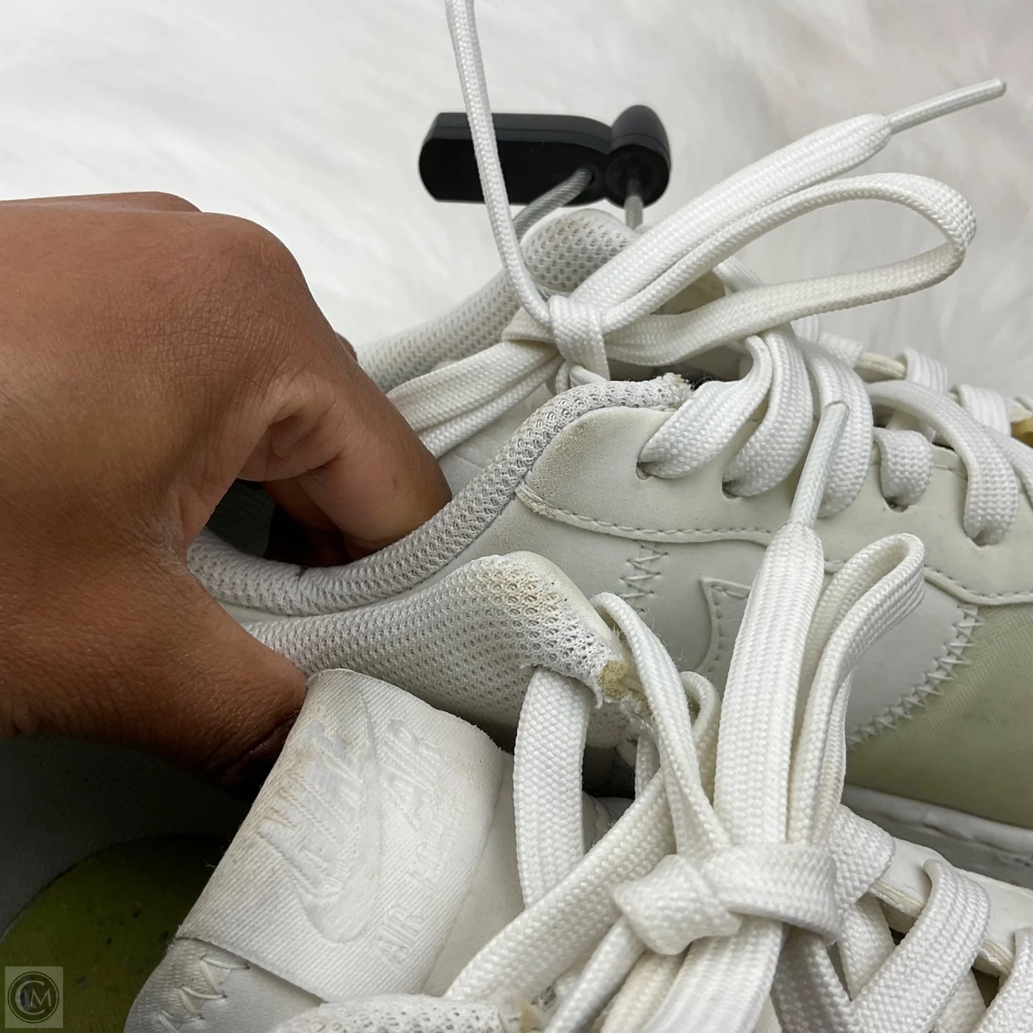 Shoes Sneakers By Nike In White, Size: 6.5