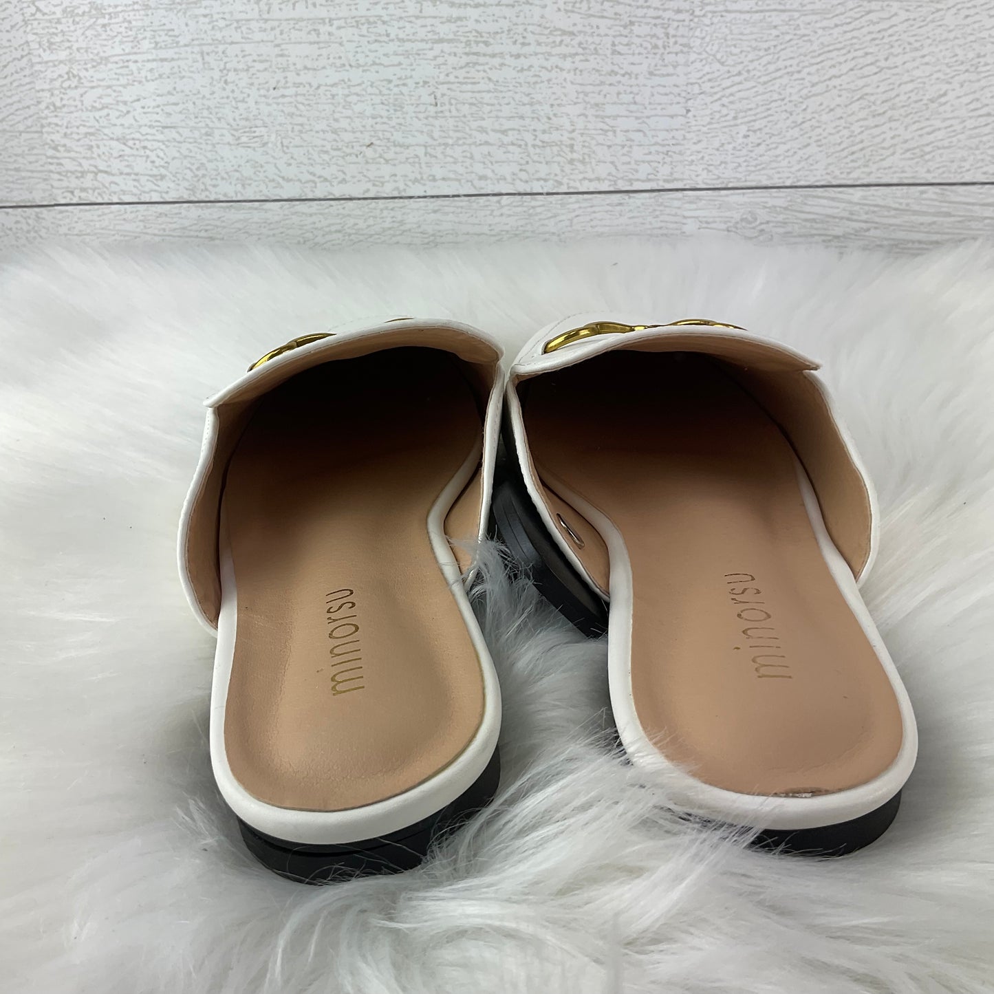 Shoes Flats By Clothes Mentor In White, Size: 9