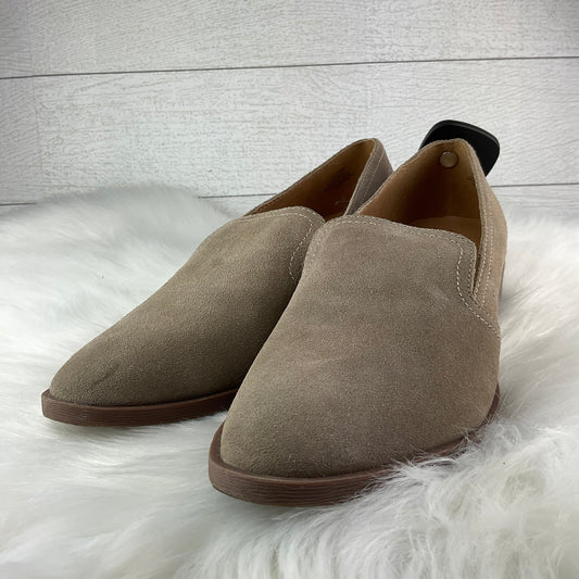 Shoes Flats By Crown Vintage In Tan, Size: 9.5