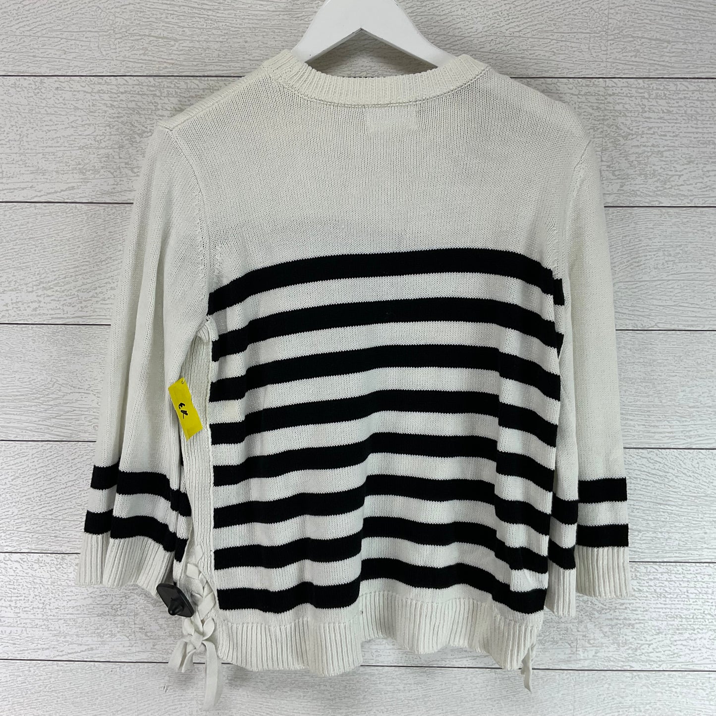 Top Long Sleeve By Olive And Oak In White, Size: S