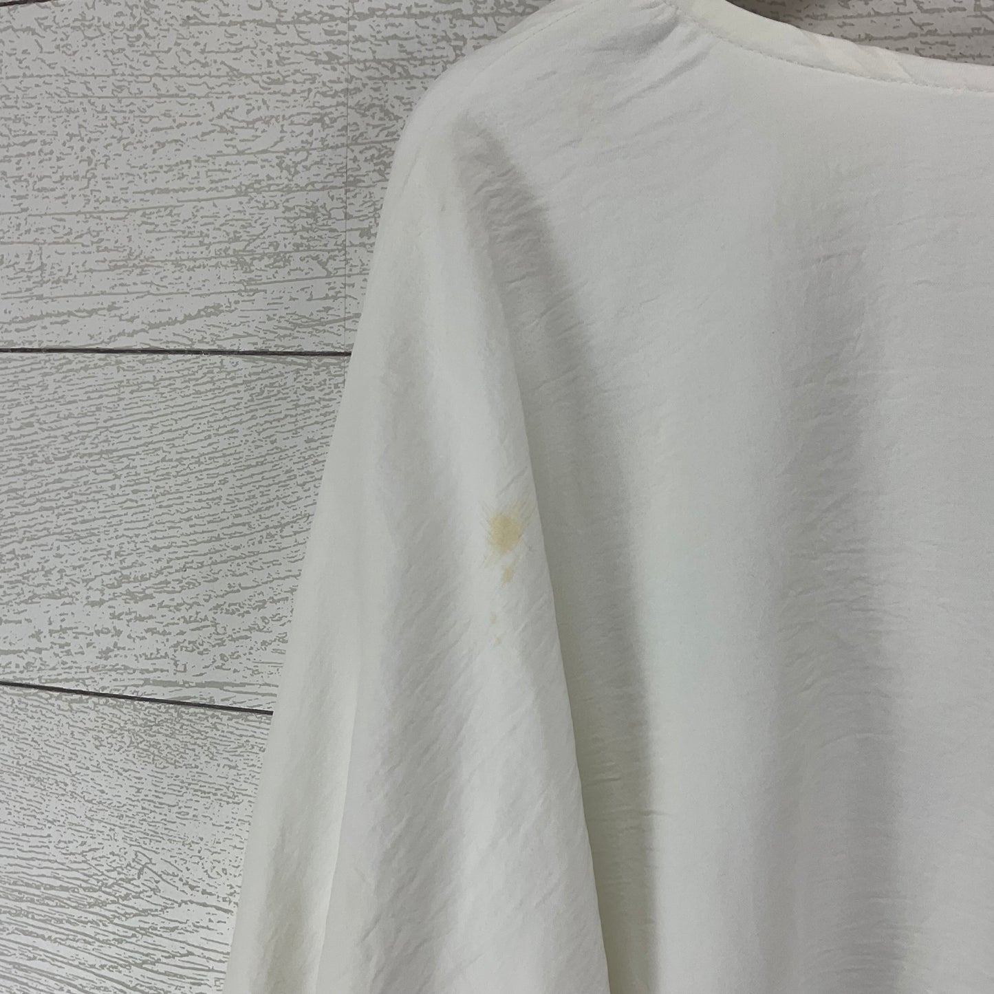 Top Long Sleeve By Reborn In White, Size: S