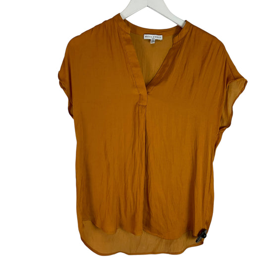 Top Short Sleeve By Clothes Mentor In Yellow, Size: Xs