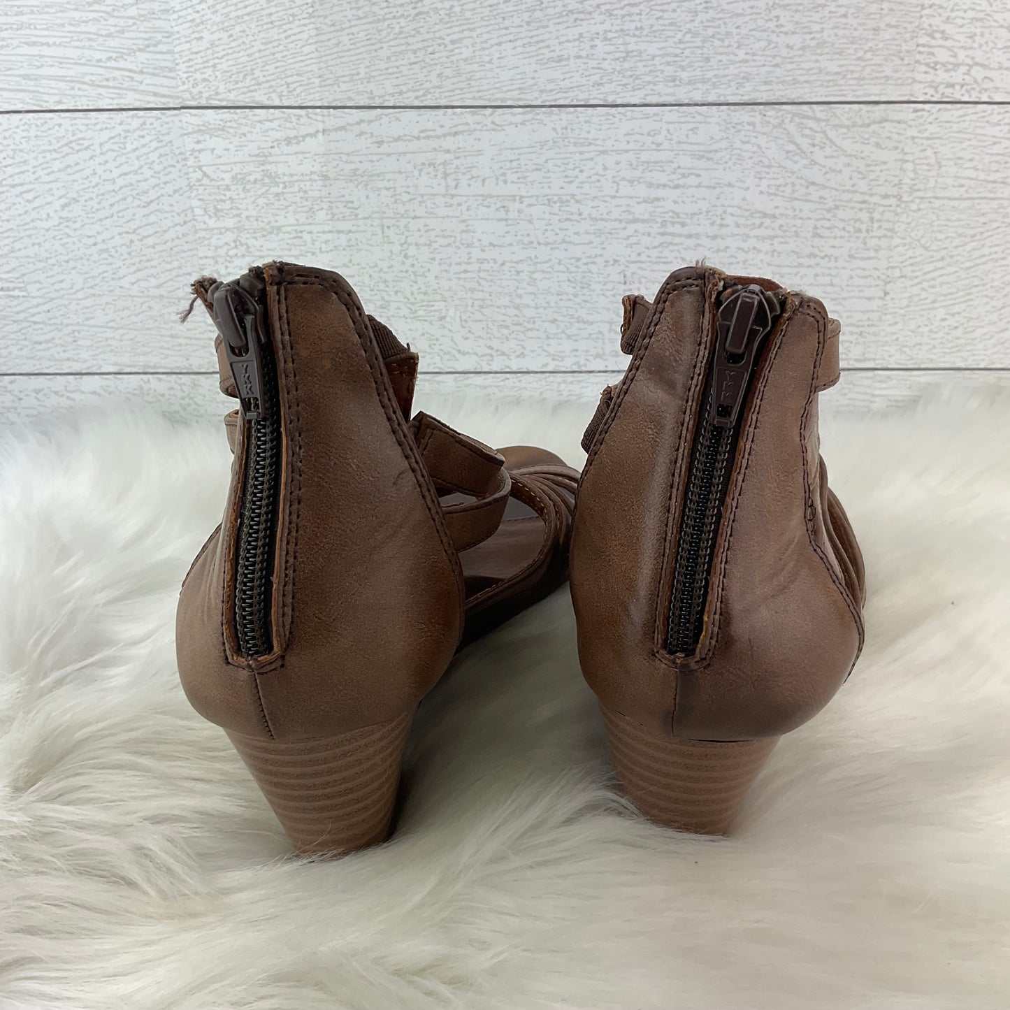 Brown Shoes Heels Wedge White Mountain, Size 10