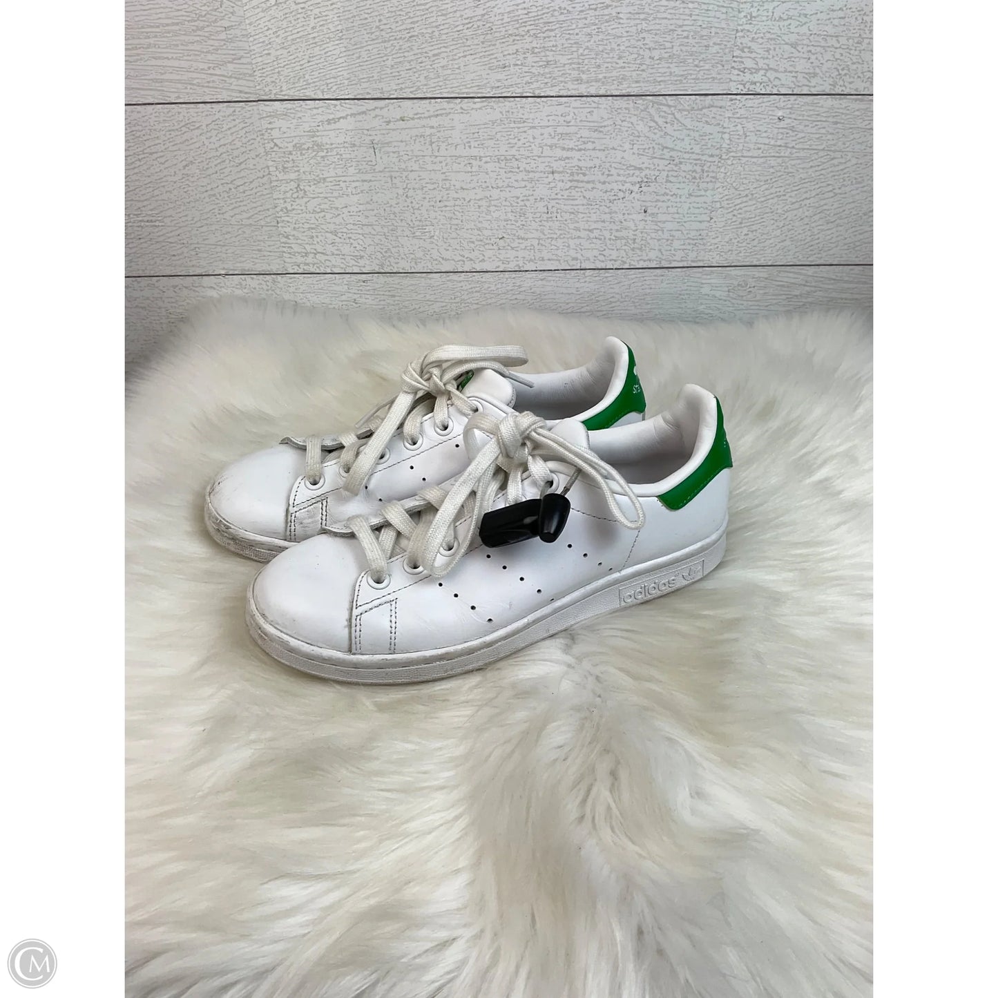 Shoes Athletic By Adidas In White, Size: 5.5