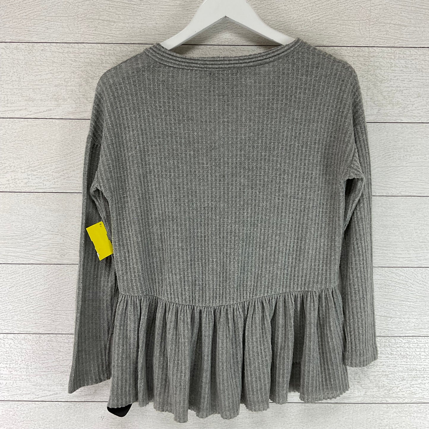 Top Long Sleeve By Clothes Mentor In Grey, Size: S