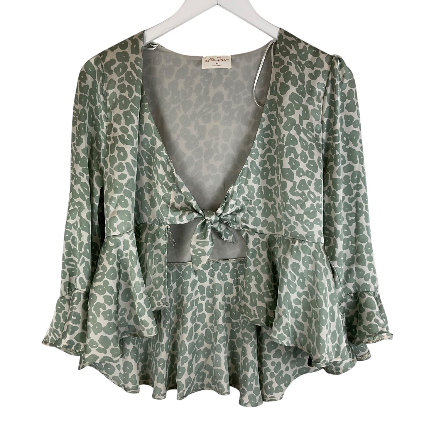 Top Long Sleeve By Clothes Mentor In Green, Size: M