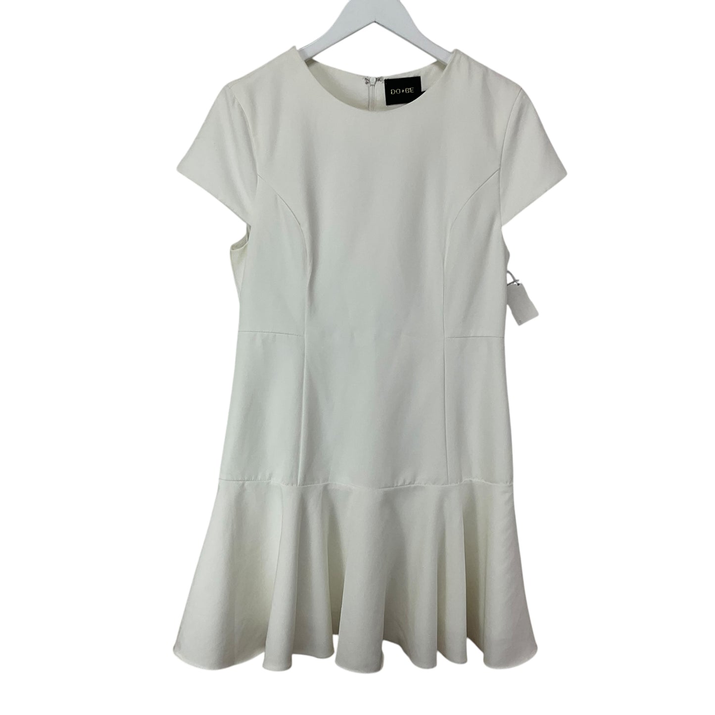 Dress Casual Short By Clothes Mentor In White, Size: L