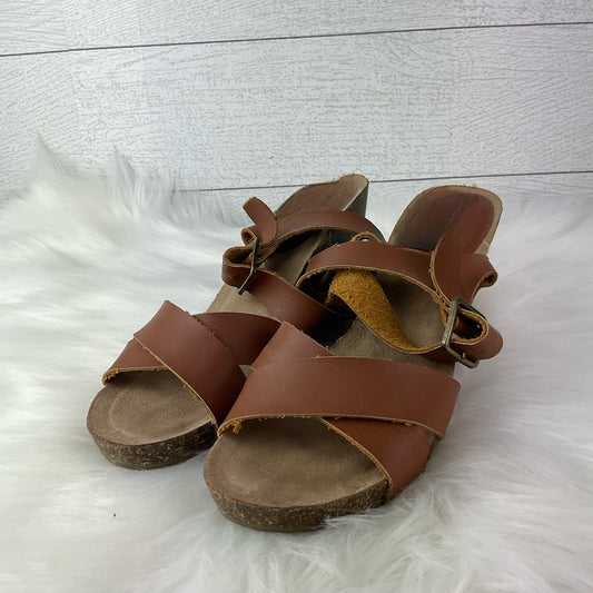 Shoes Heels Wedge By Clothes Mentor In Brown, Size: 7