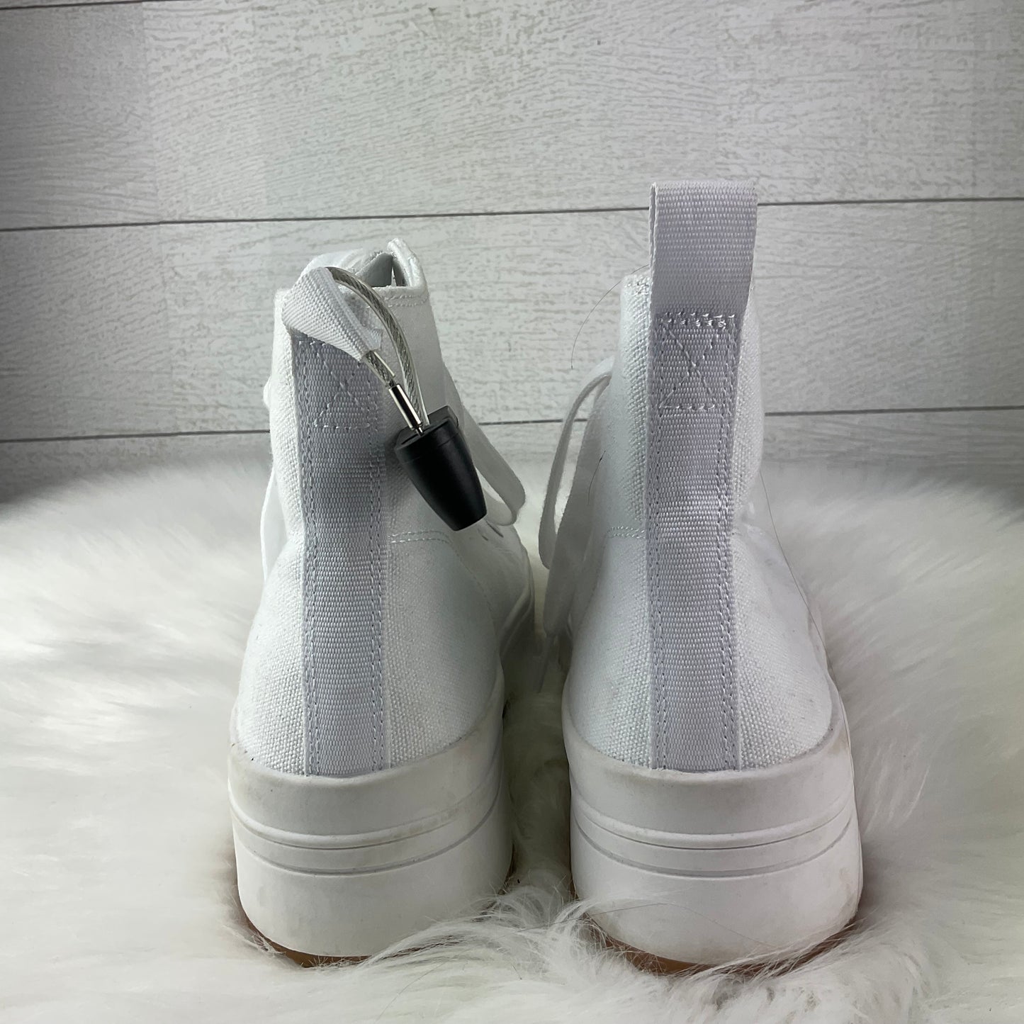 Shoes Sneakers By Wild Fable In White, Size: 8