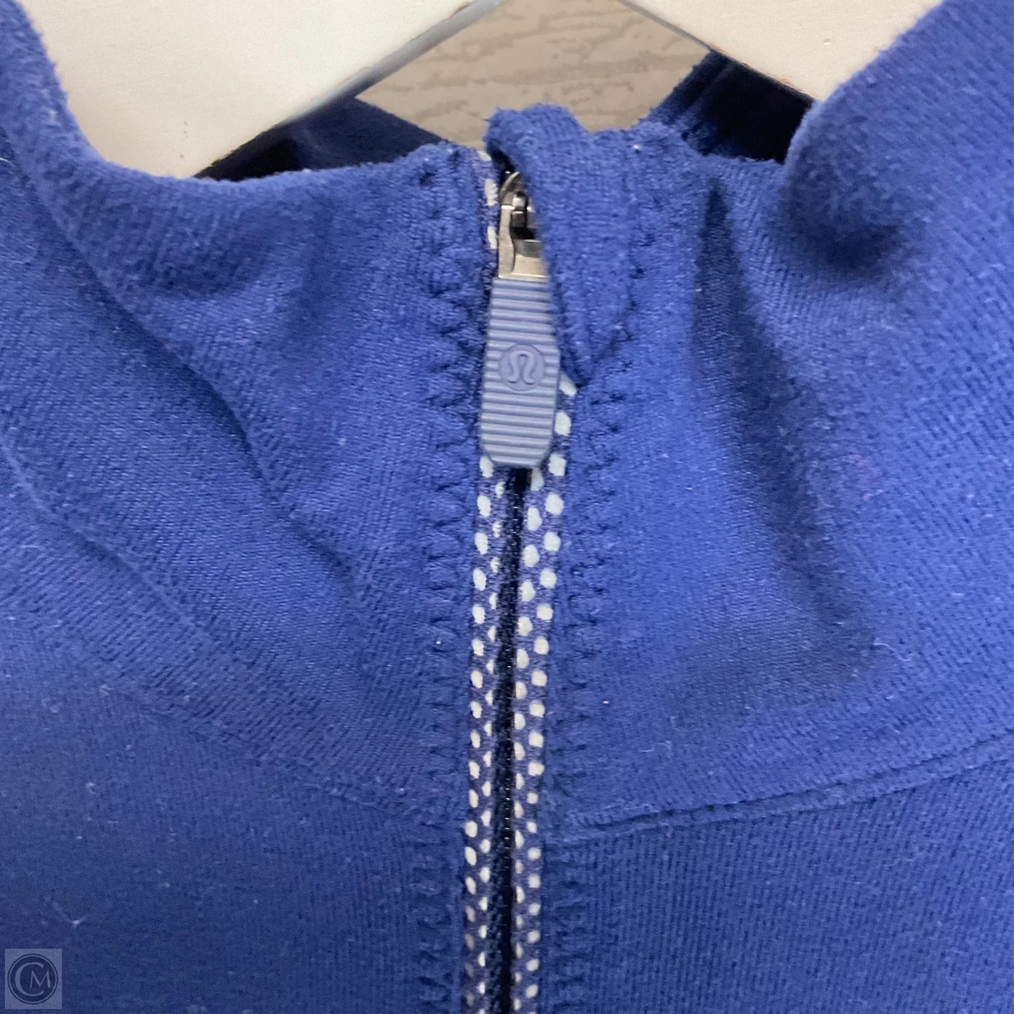 Athletic Top Long Sleeve Collar By Lululemon In Blue, Size: 6