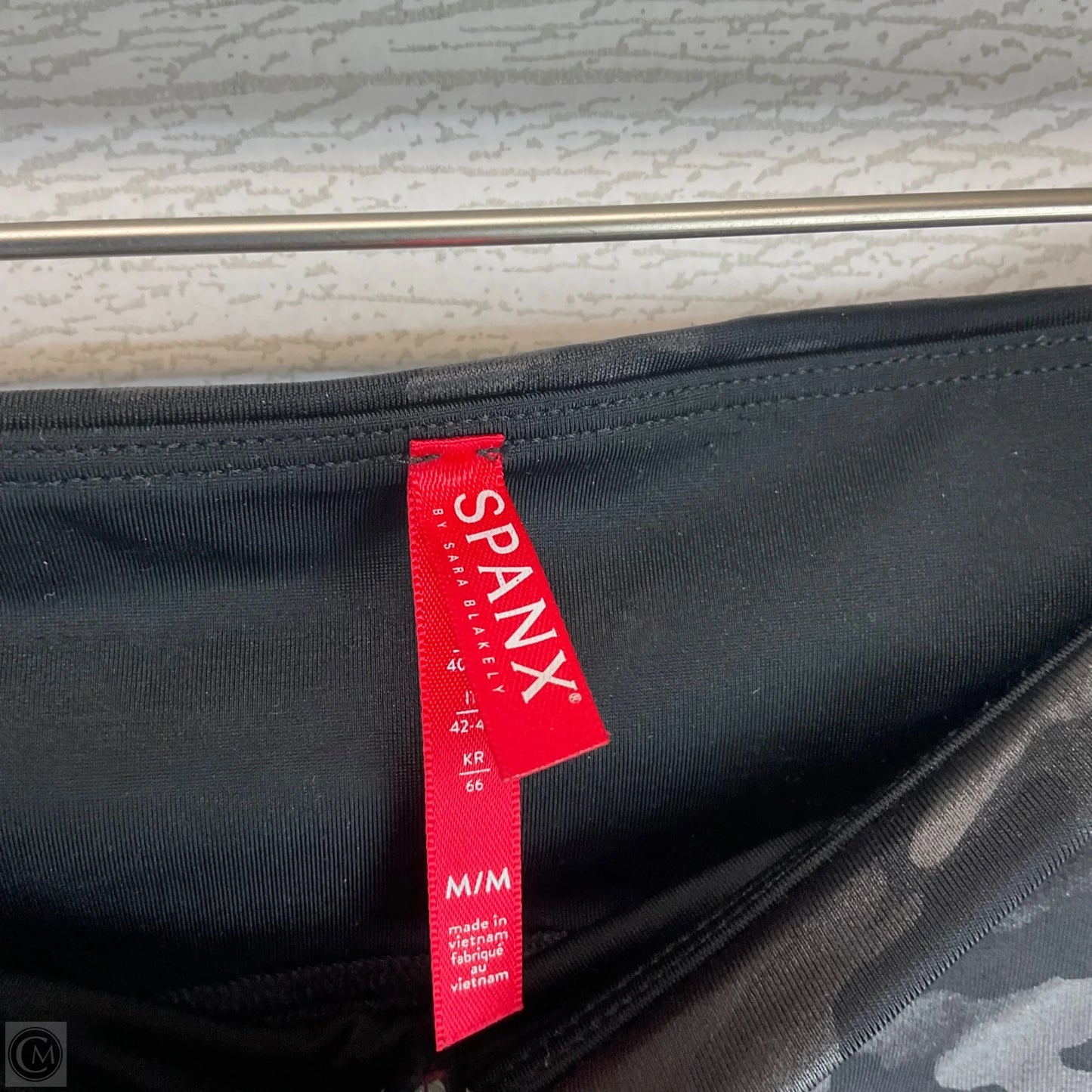 Athletic Leggings By Spanx In Black, Size: M