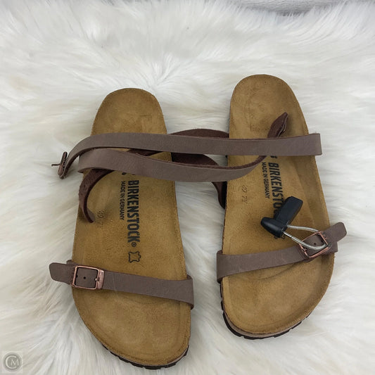Sandals Flats By Birkenstock In Brown, Size: 8.5