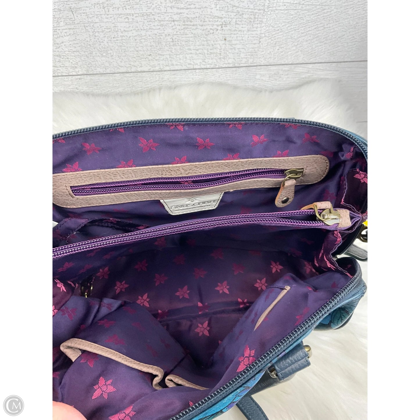 Crossbody By Anuschka, Size: Medium