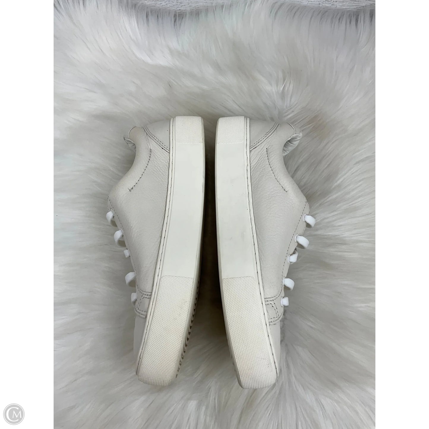 Shoes Designer By Ugg In White, Size: 7.5