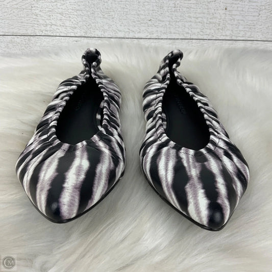 Shoes Flats By Cmb In Animal Print, Size: 7