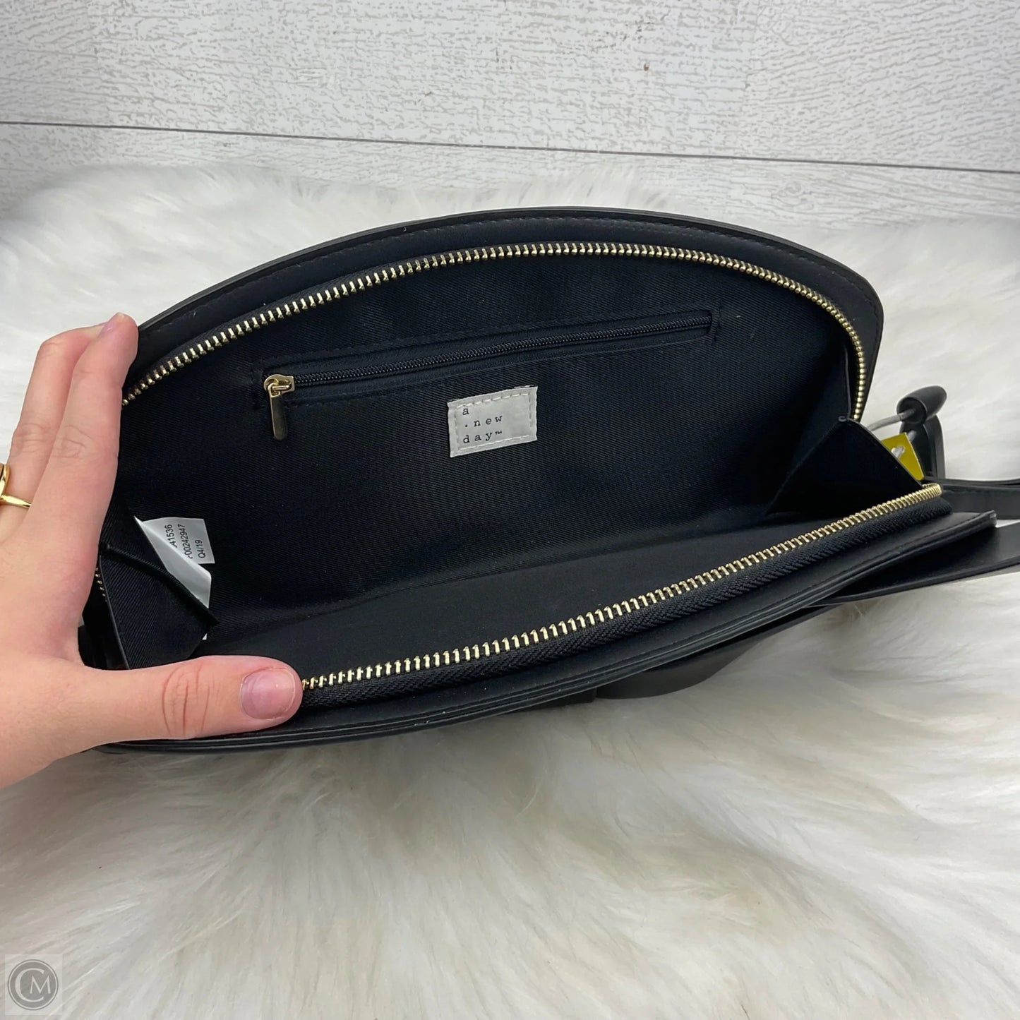 Clutch By A New Day, Size: Medium