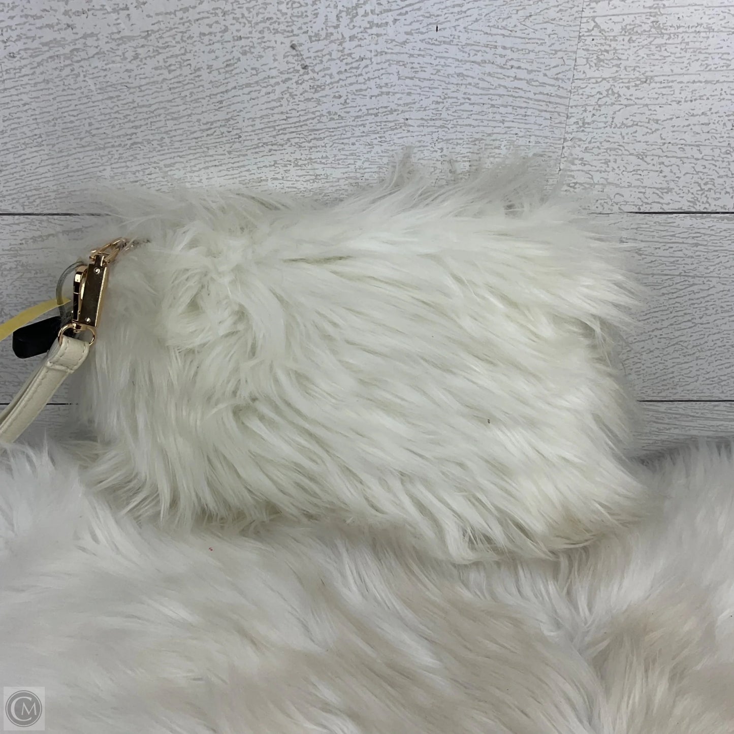 Clutch By Clothes Mentor, Size: Medium