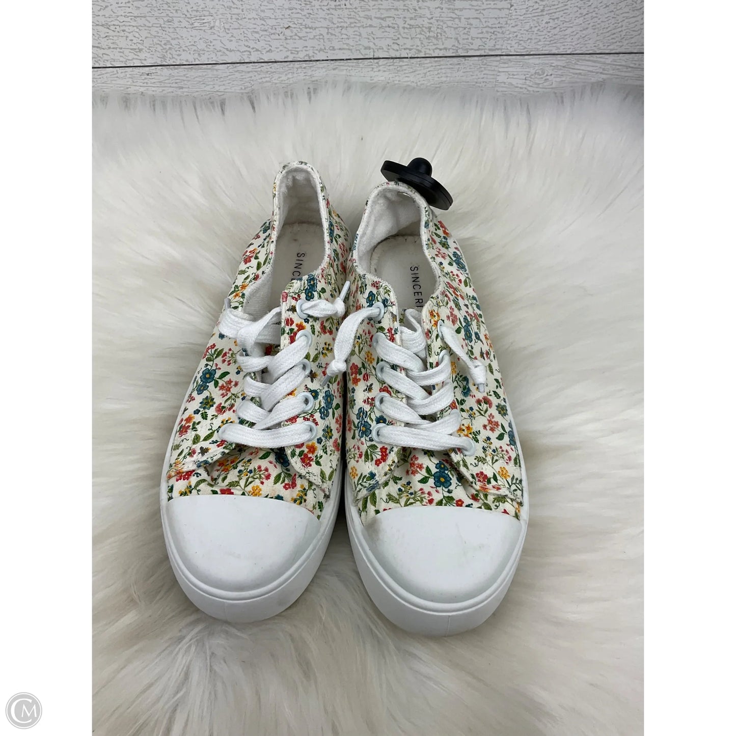 Shoes Sneakers By Sincerely Jules In Floral Print, Size: 8
