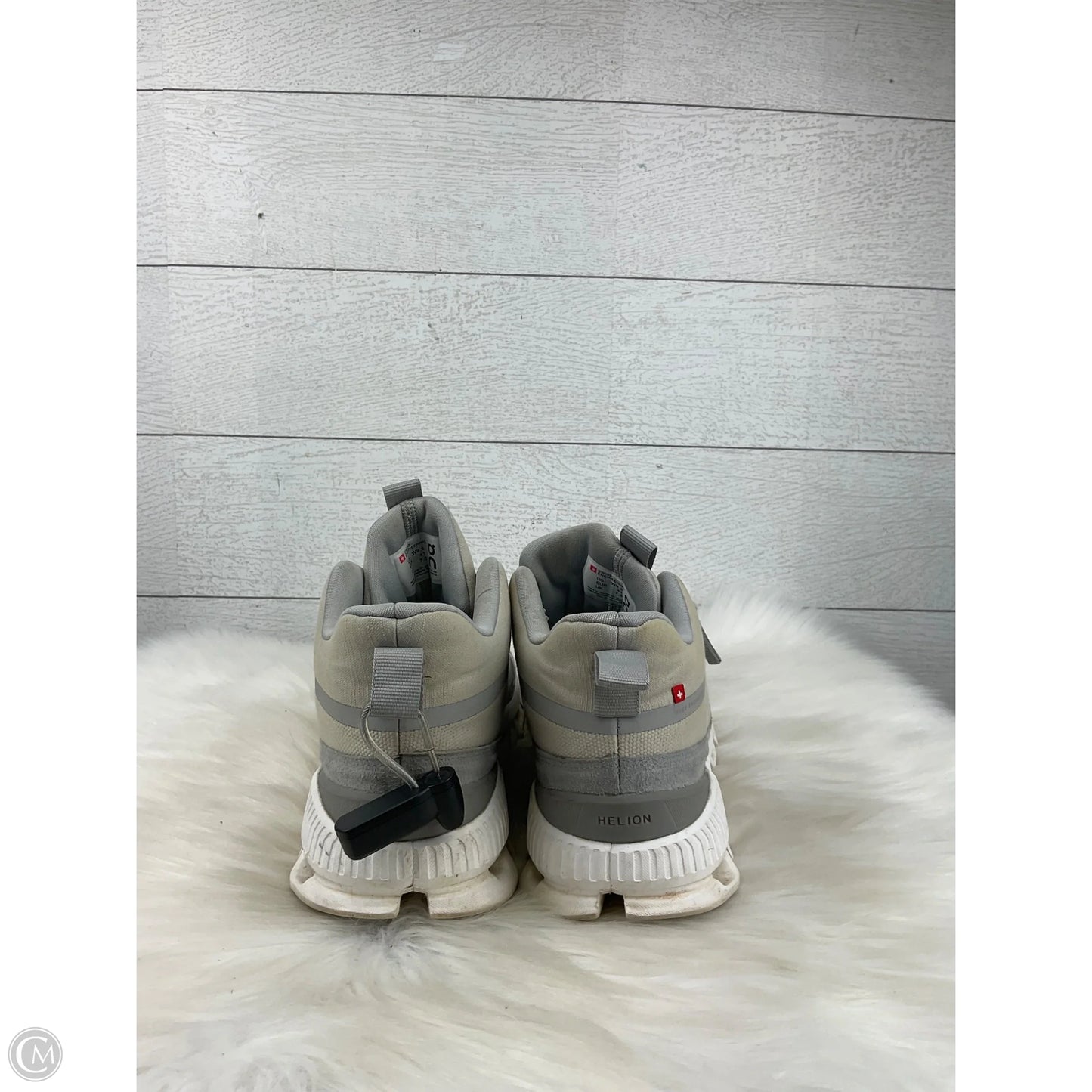 Shoes Athletic By On In Grey, Size: 9.5