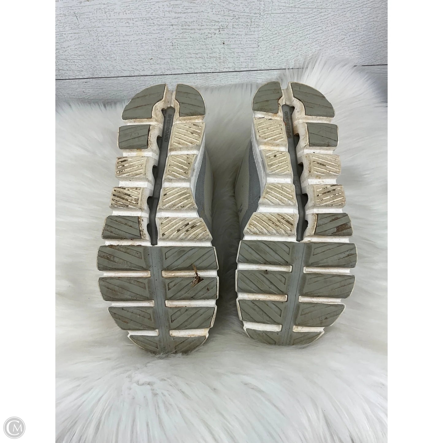 Shoes Athletic By On In Grey, Size: 9.5