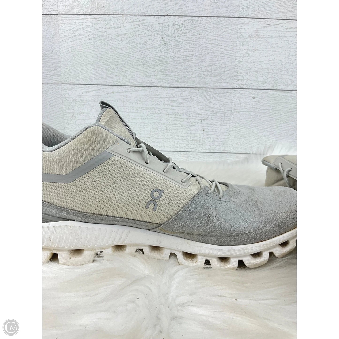 Shoes Athletic By On In Grey, Size: 9.5