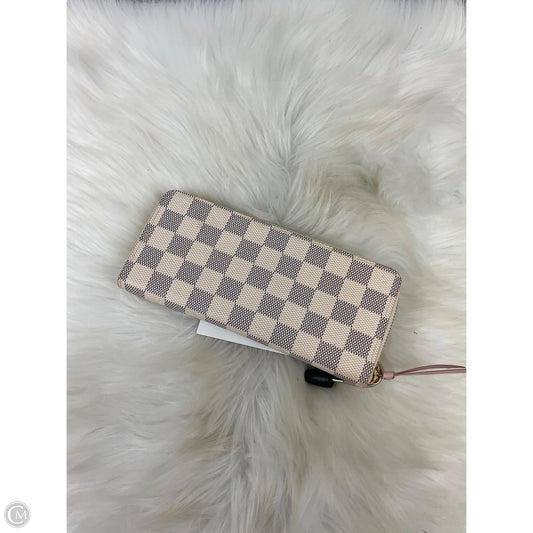 Wallet Luxury Designer By Louis Vuitton, Size: Medium