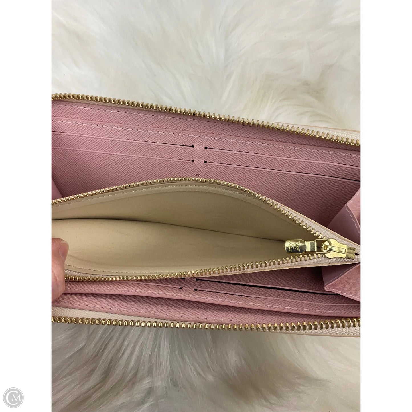 Wallet Luxury Designer By Louis Vuitton, Size: Medium