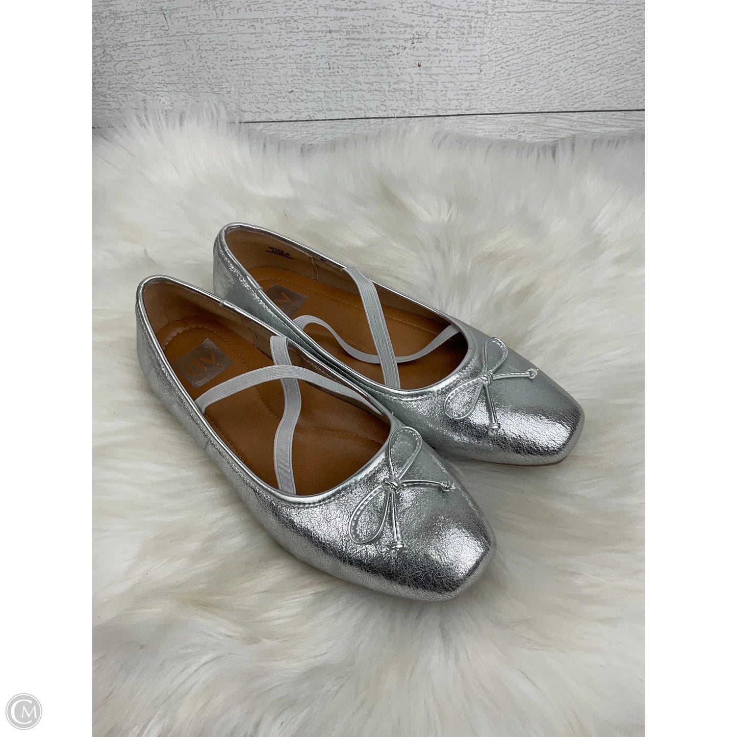 Shoes Flats By Dolce Vita In Silver, Size: 9