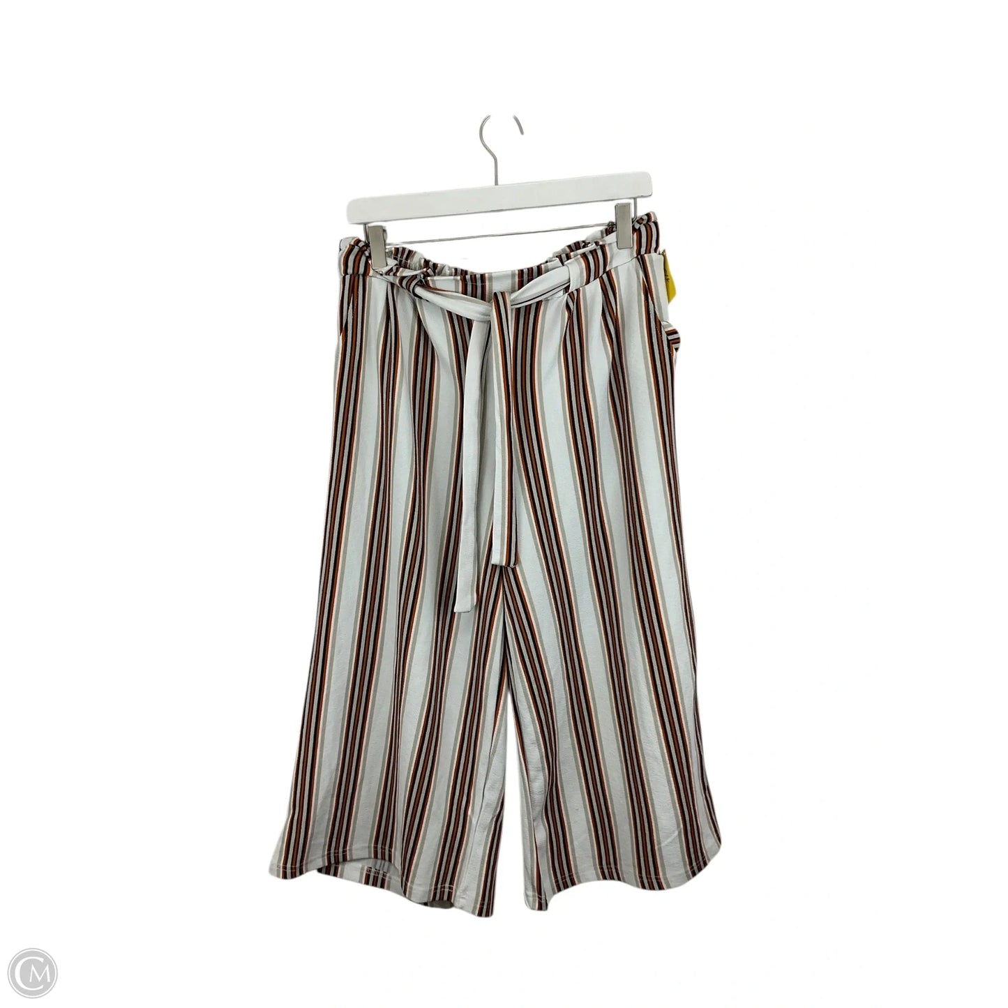 Pants Cropped By Hot Kiss In White, Size: Xl