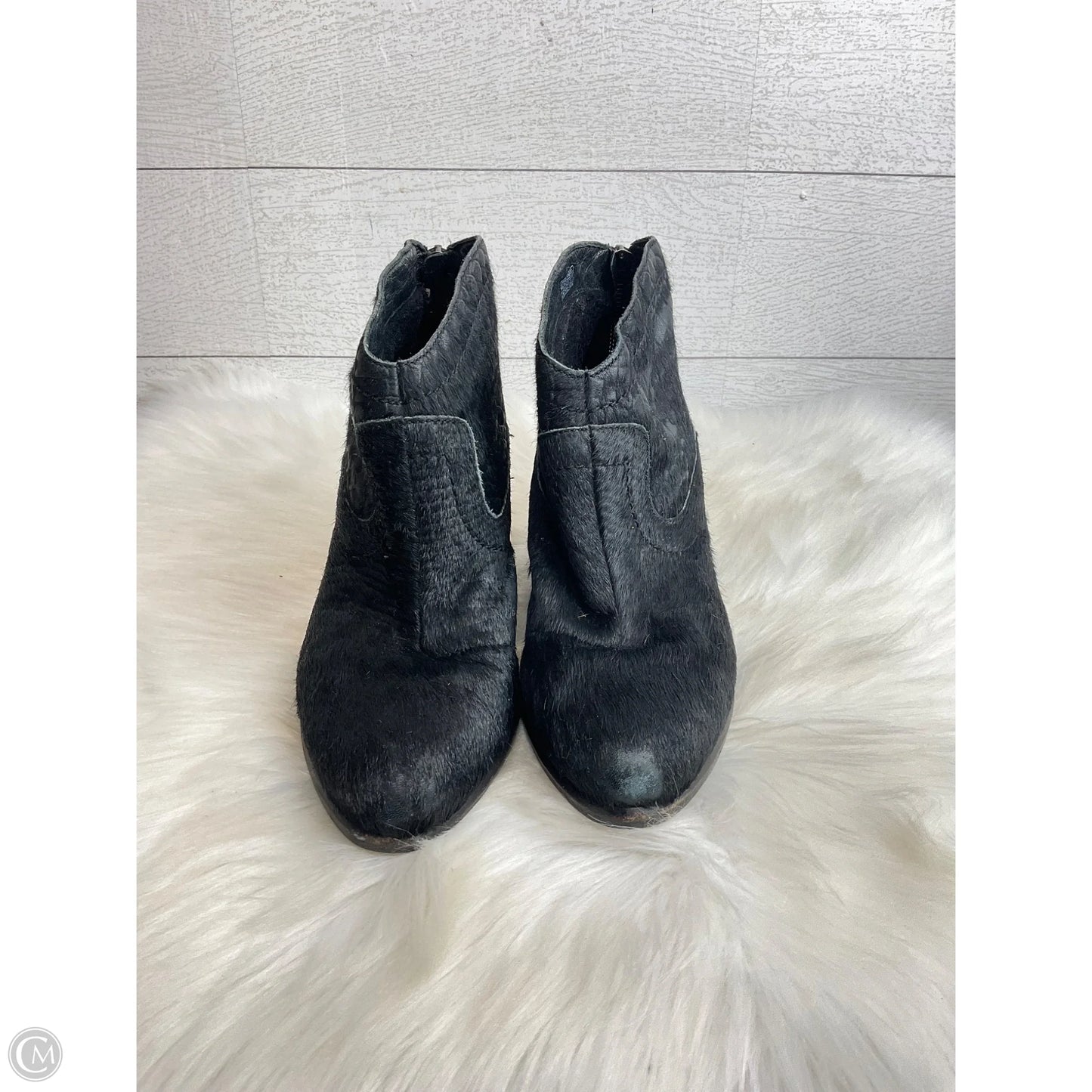 Boots Designer By Ugg In Black, Size: 8