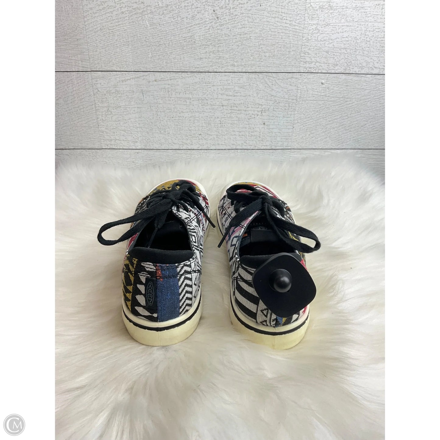 Shoes Sneakers By Keen In Geometric Pattern, Size: 9